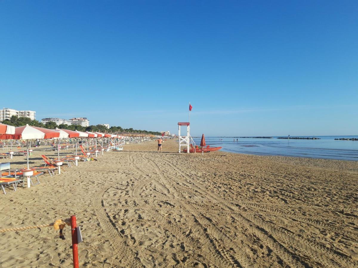 Dolce Brezza Villa Montesilvano Marina Екстериор снимка
